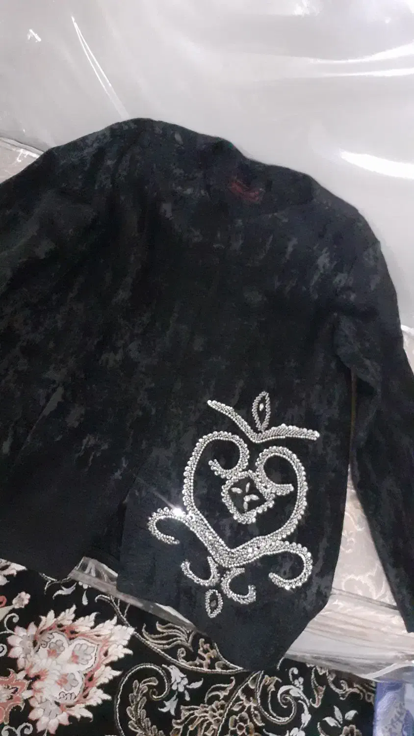 کت تک نگین کاری شده و بدون افتادن حتی یک نگین .|حراج|تهران, افسریه شمالی|دیوار