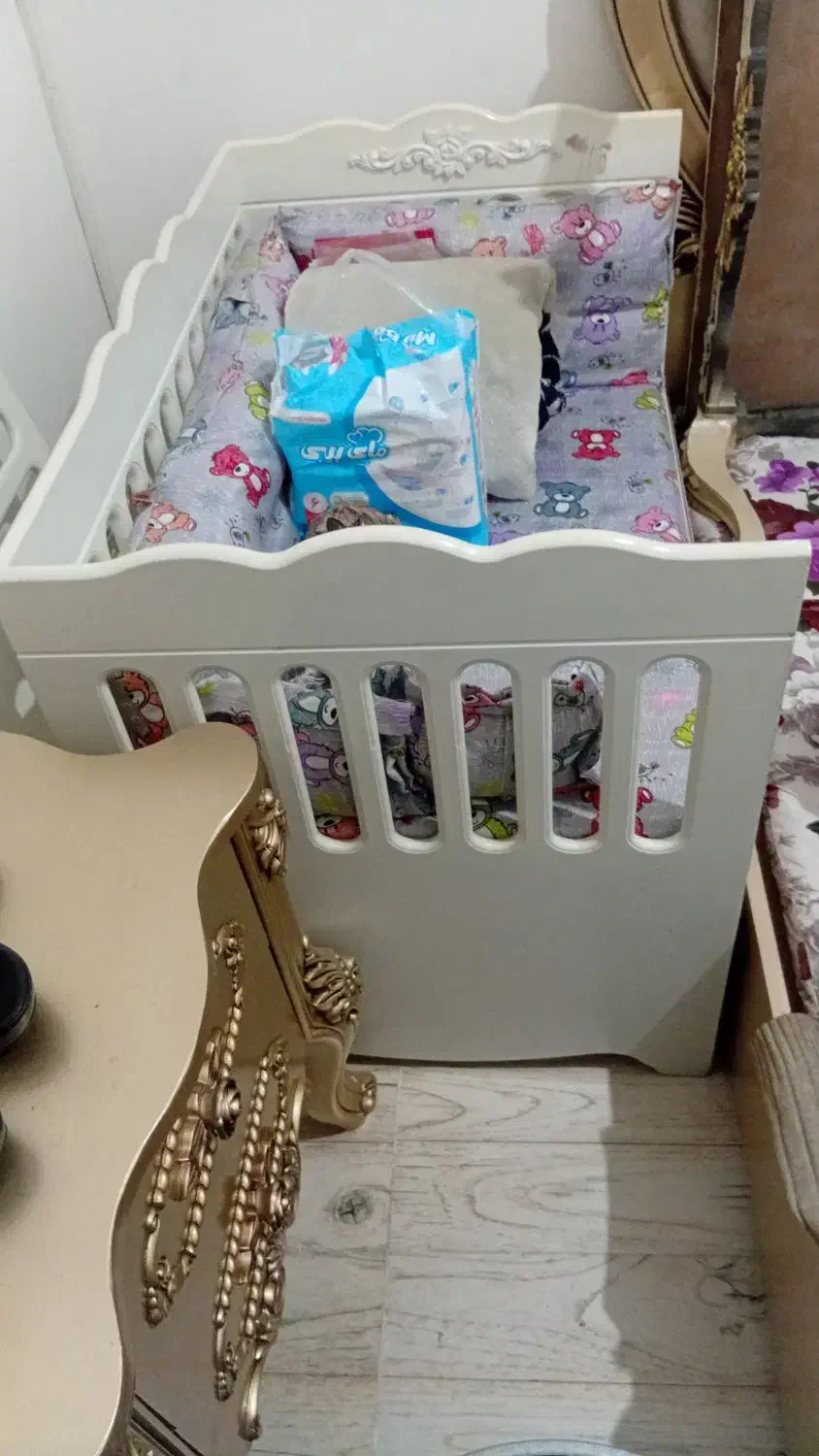 تخت ( گهواره ) کنار مادر|تخت و صندلی بچه|اردبیل, |دیوار