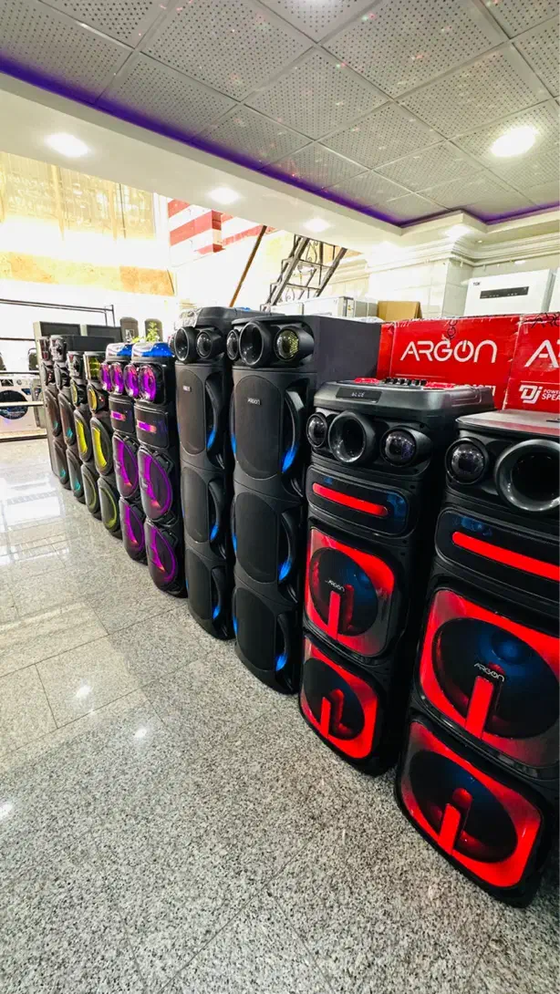 اسپیکرر دنیایی از زیبای و رقص نور|سیستم صوتی خانگی|ارومیه, |دیوار