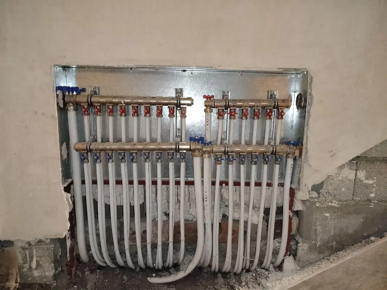 خواهان شاگرد لوله کشی|استخدام معماری، عمران و ساختمانی|مهاباد (آذربایجان غربی), |دیوار