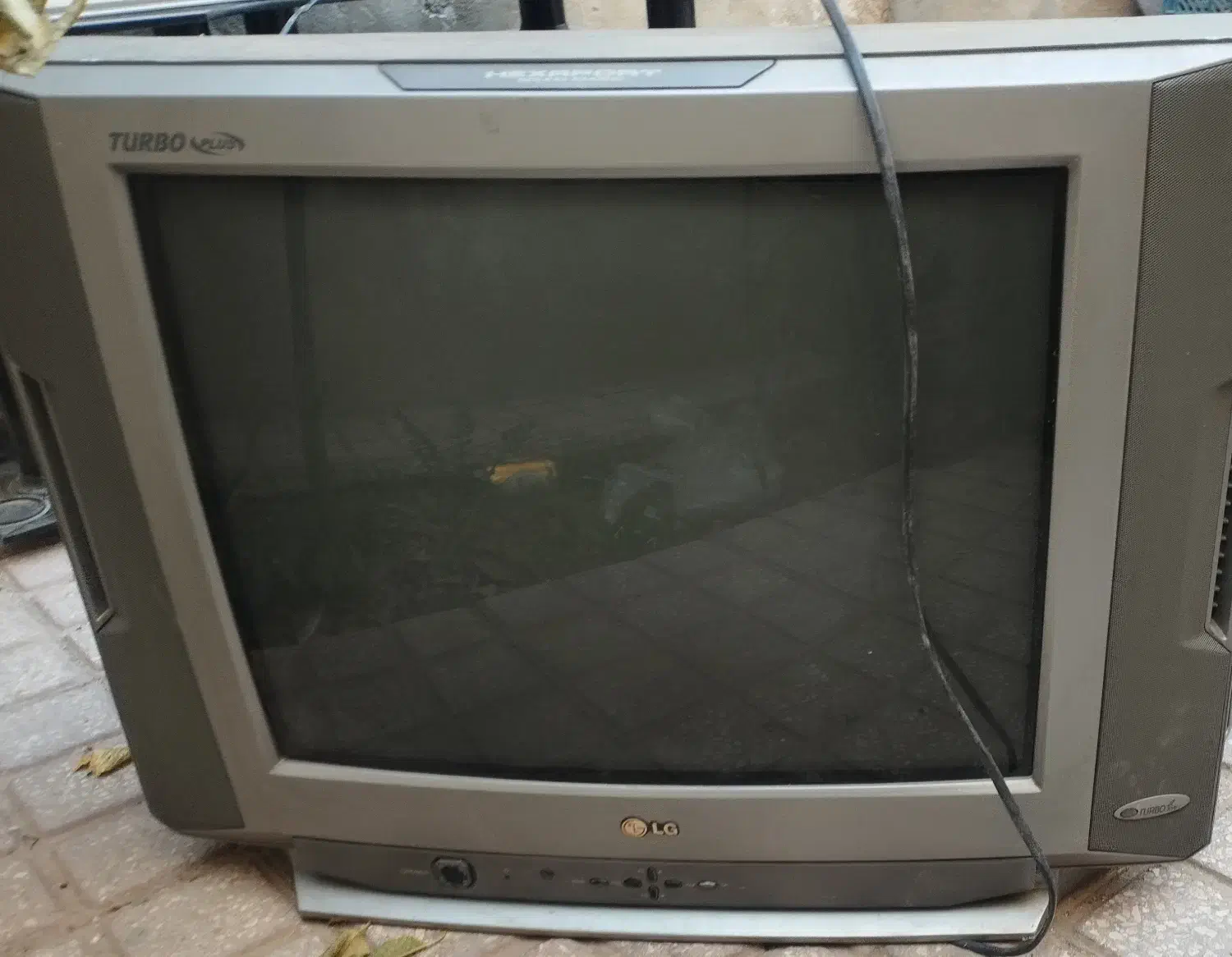 ۲عدد تلویزیون و میز تلویزیون|تلویزیون و پروژکتور|سنندج, |دیوار