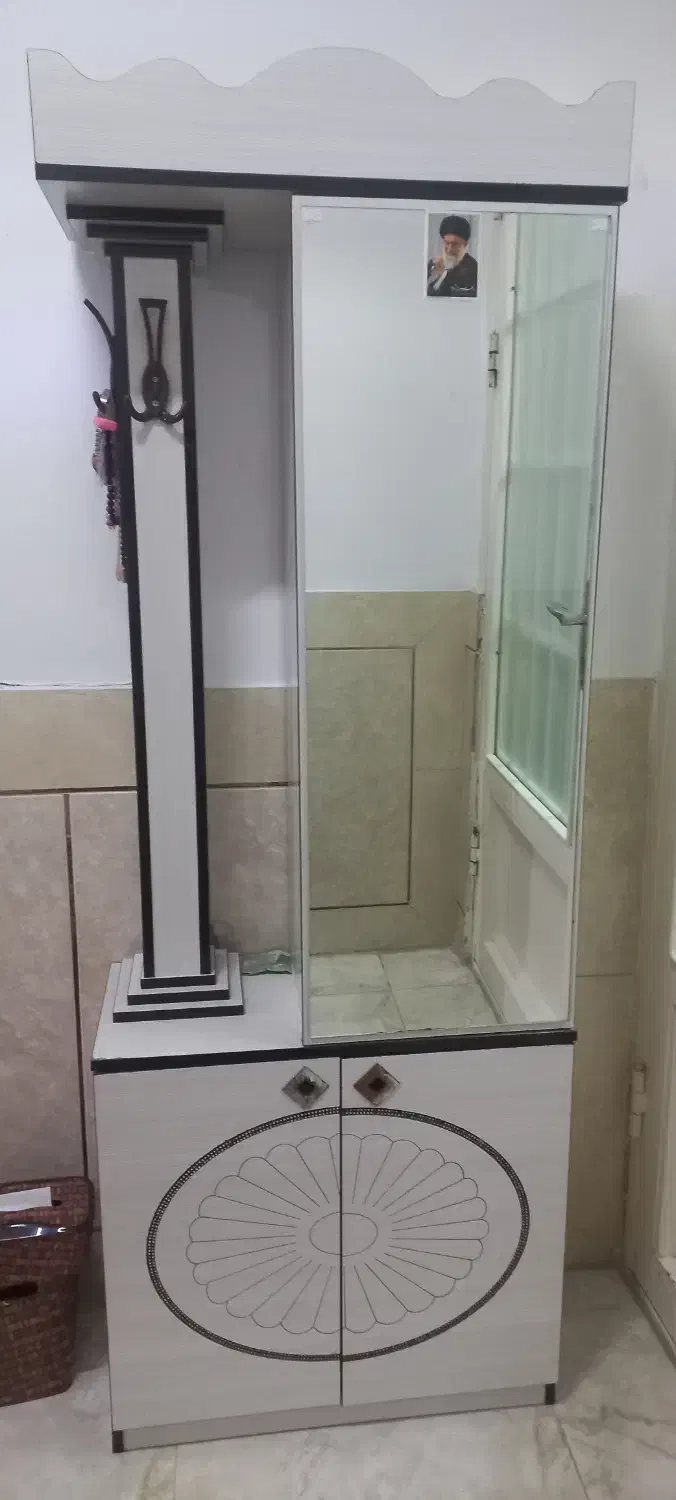 جاکفشی|جاکفشی، کمد، دراور|گنبد کاووس, |دیوار