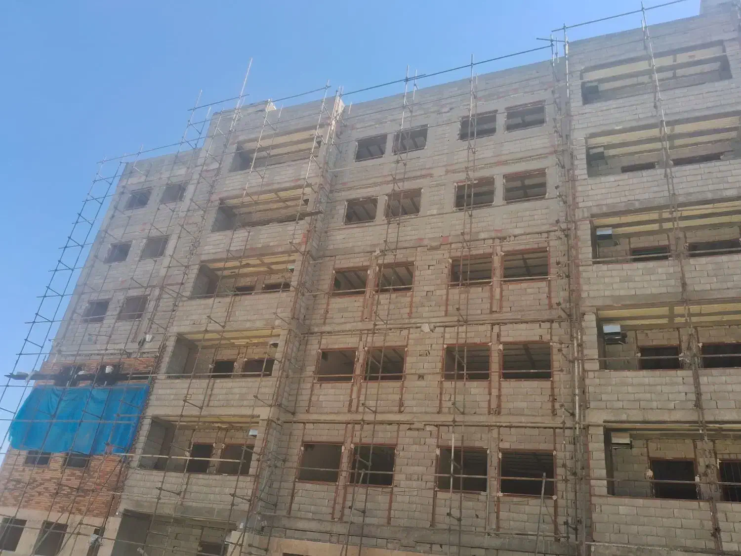 کارگر ساده افغانی|استخدام معماری، عمران و ساختمانی|هشتگرد, شهرک ریحانه|دیوار