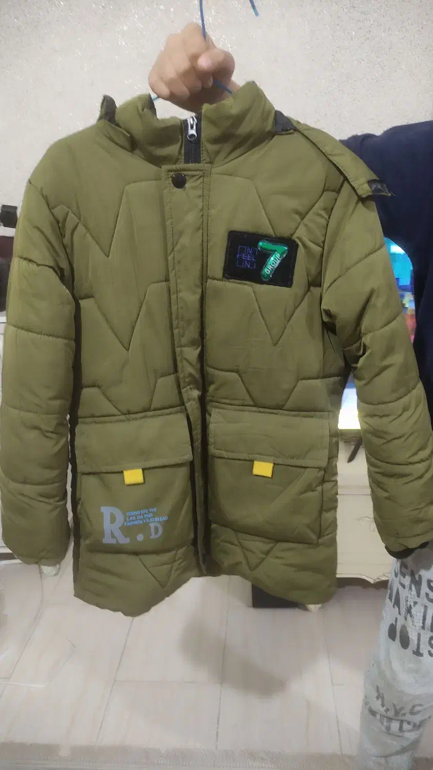 کاپشن|کفش و لباس بچه|بندر گز, |دیوار