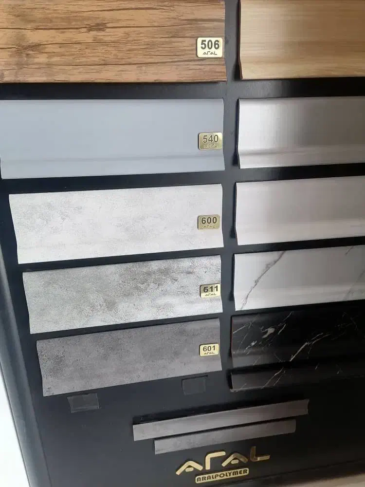 نصب قرنیز وکاغذ|خدمات پیشه و مهارت|سیرجان, |دیوار