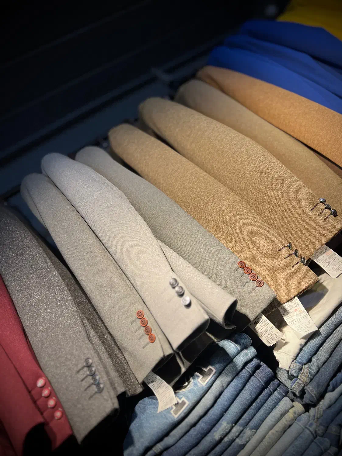 حراج تک کت در صومعه سرا(۵۰۰تا ۷۰۰)|لباس|رشت, استقامت ۱|دیوار