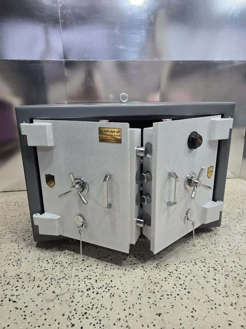 گاوصندوق زیرویترینی1متر عرض|ابزارآلات|قزوین, |دیوار