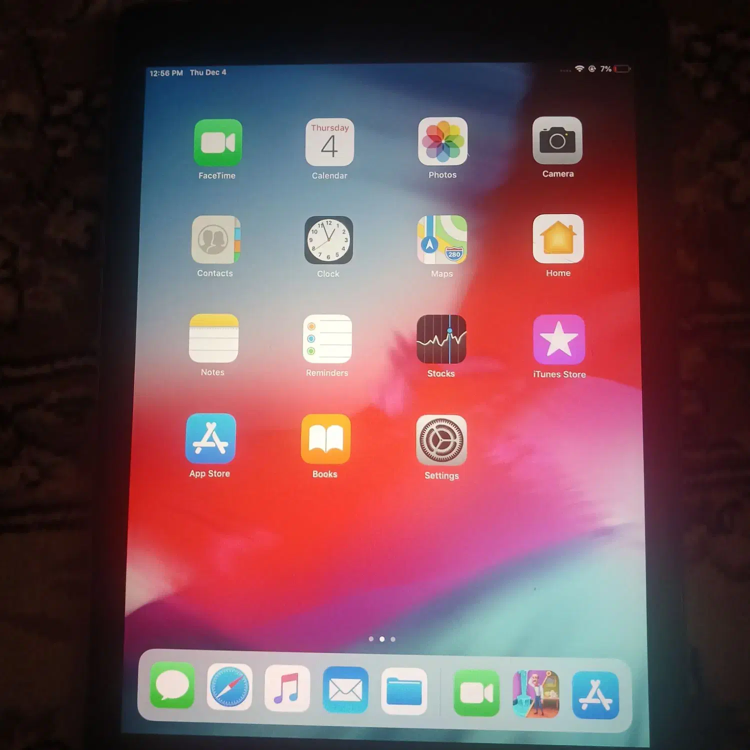 یک عدد ایپد|تبلت|پرند, فاز ۶|دیوار