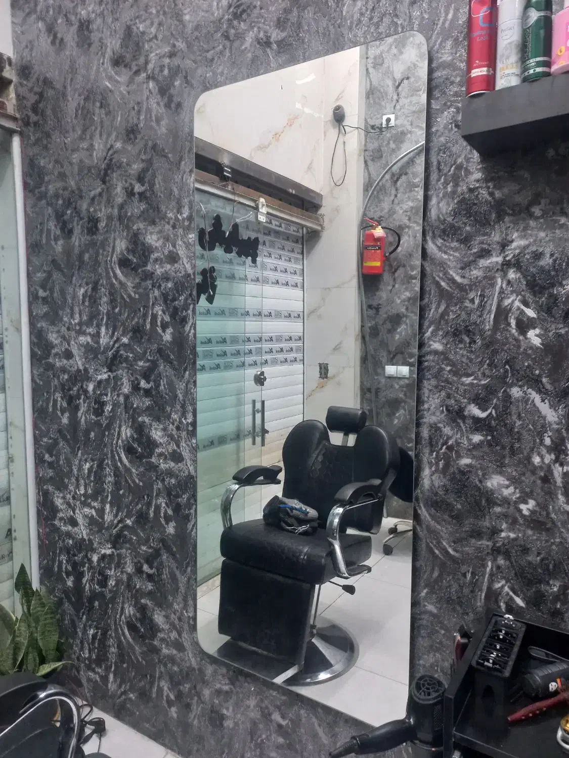 آریشگاه|آرایشگاه و سالن‌های زیبایی|قائن, |دیوار