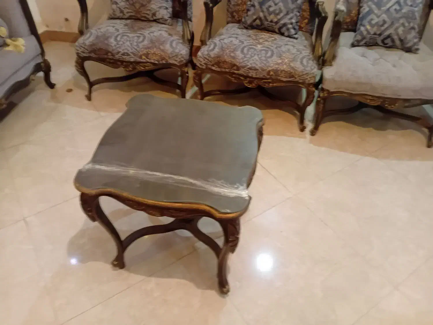 به دلیل نقل مکان|مبلمان خانگی و میز عسلی|ساری, |دیوار