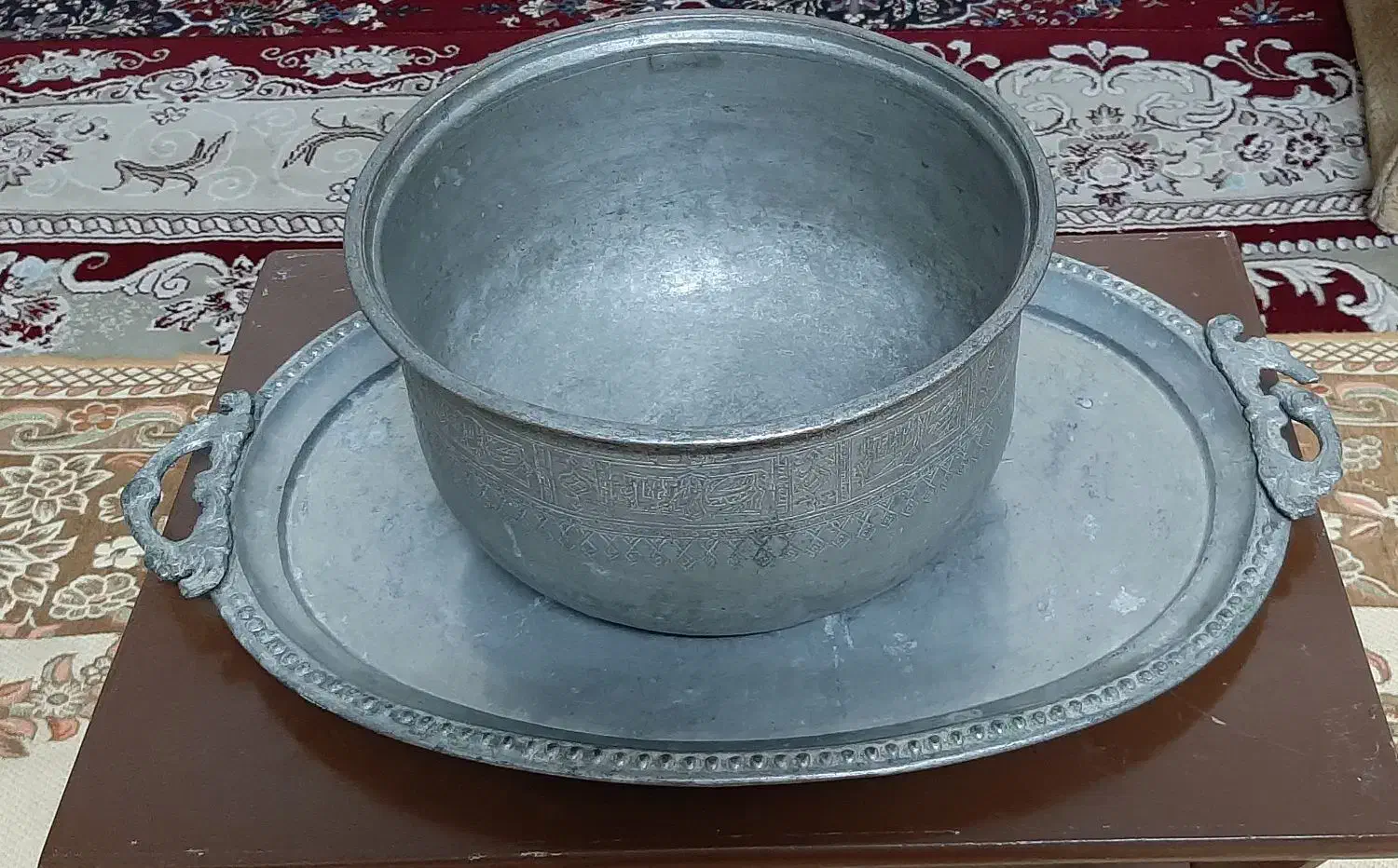 بادیه و سینی مسی|کلکسیون اشیاء عتیقه|گلپایگان, |دیوار