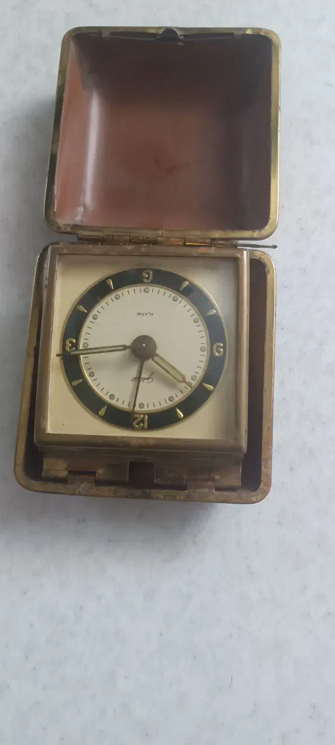 ساعت قدیمی|کلکسیون اشیاء عتیقه|کرج, حصارک بالا|دیوار