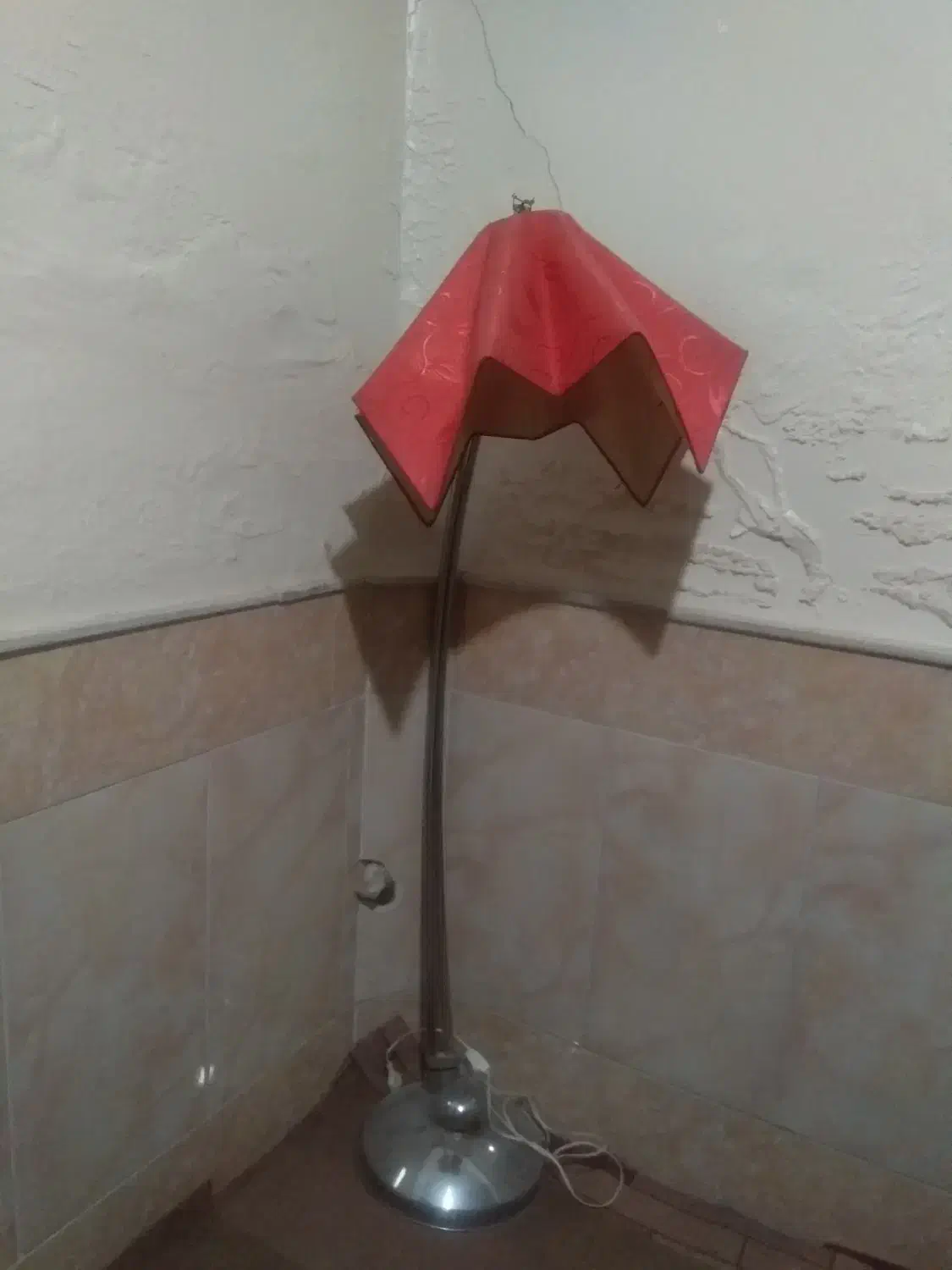 آباژور|چراغ خواب و آباژور|قم, نیروگاه|دیوار