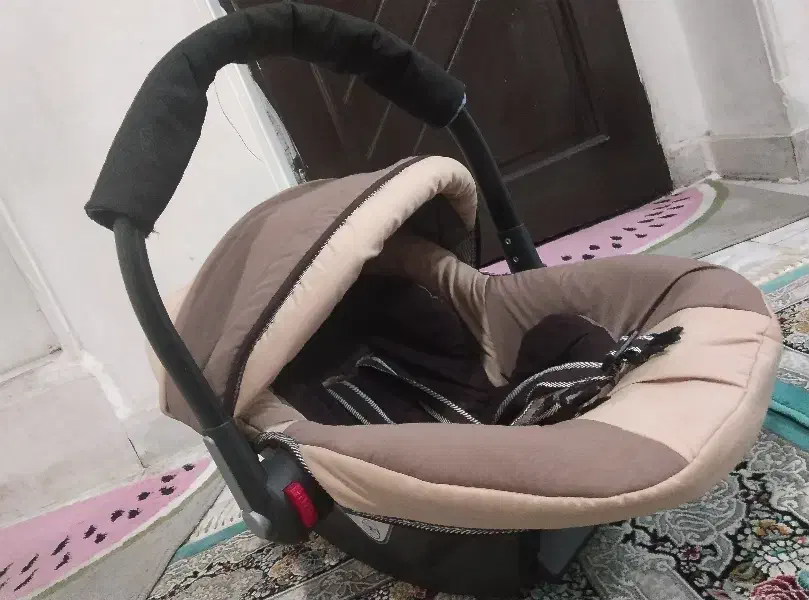 کریر بچه قیمت مناسب|کالسکه و لوازم جانبی|نسیم‌شهر, |دیوار