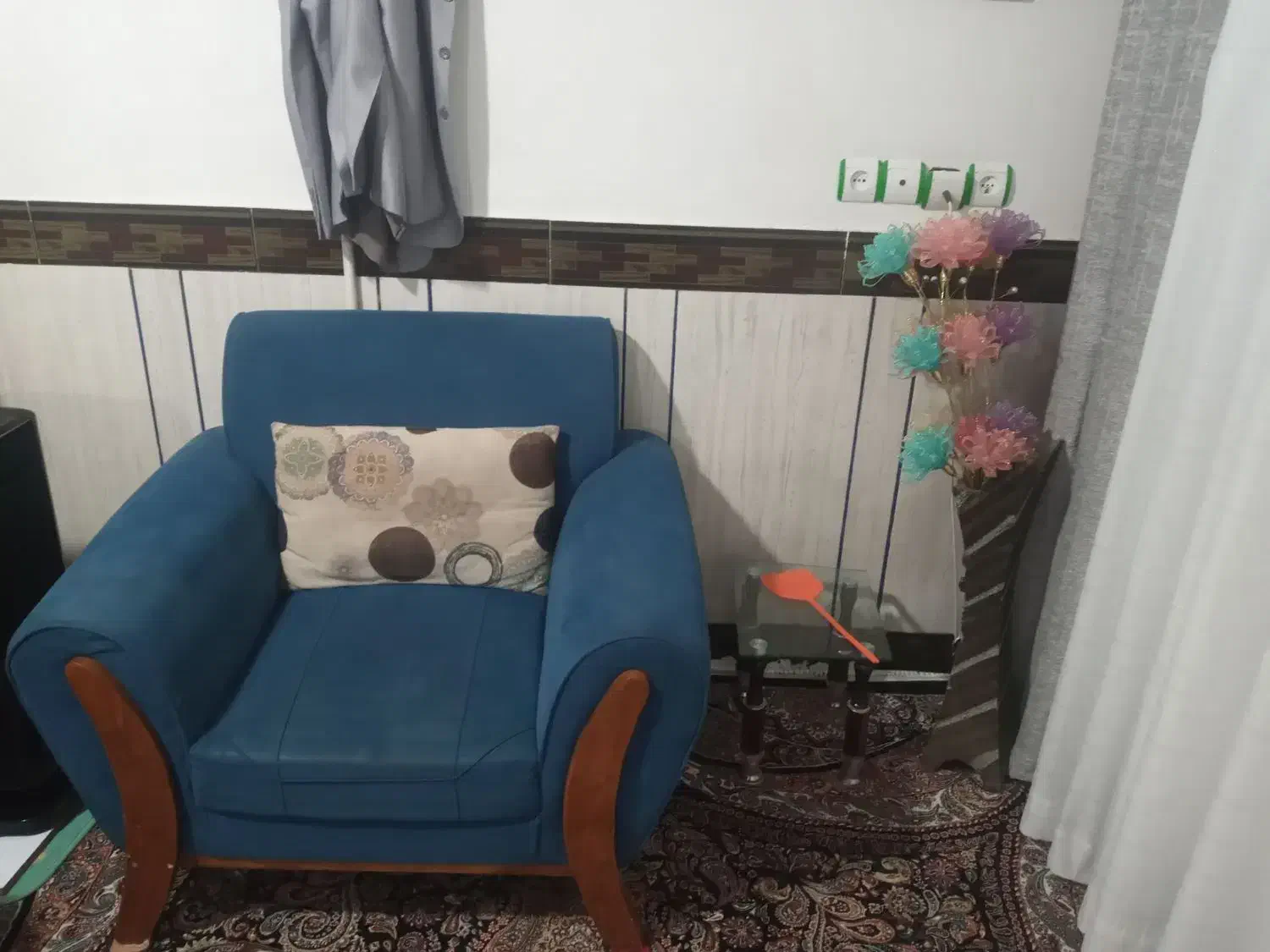 مبل|مبلمان خانگی و میز عسلی|سوری, |دیوار