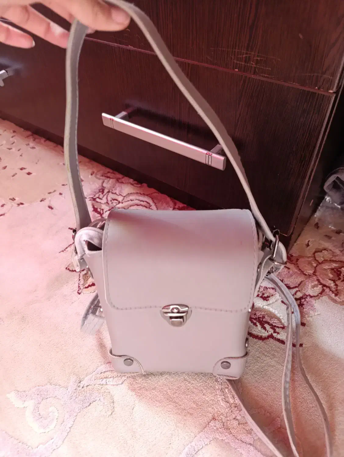 کیف نو|کیف، کفش، کمربند|شیراز, شیشه‌گری|دیوار