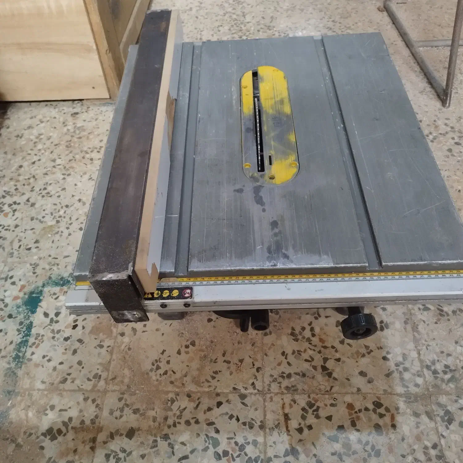 آرت میزی دیوالت|ابزارآلات|اصفهان, لیمجیر|دیوار