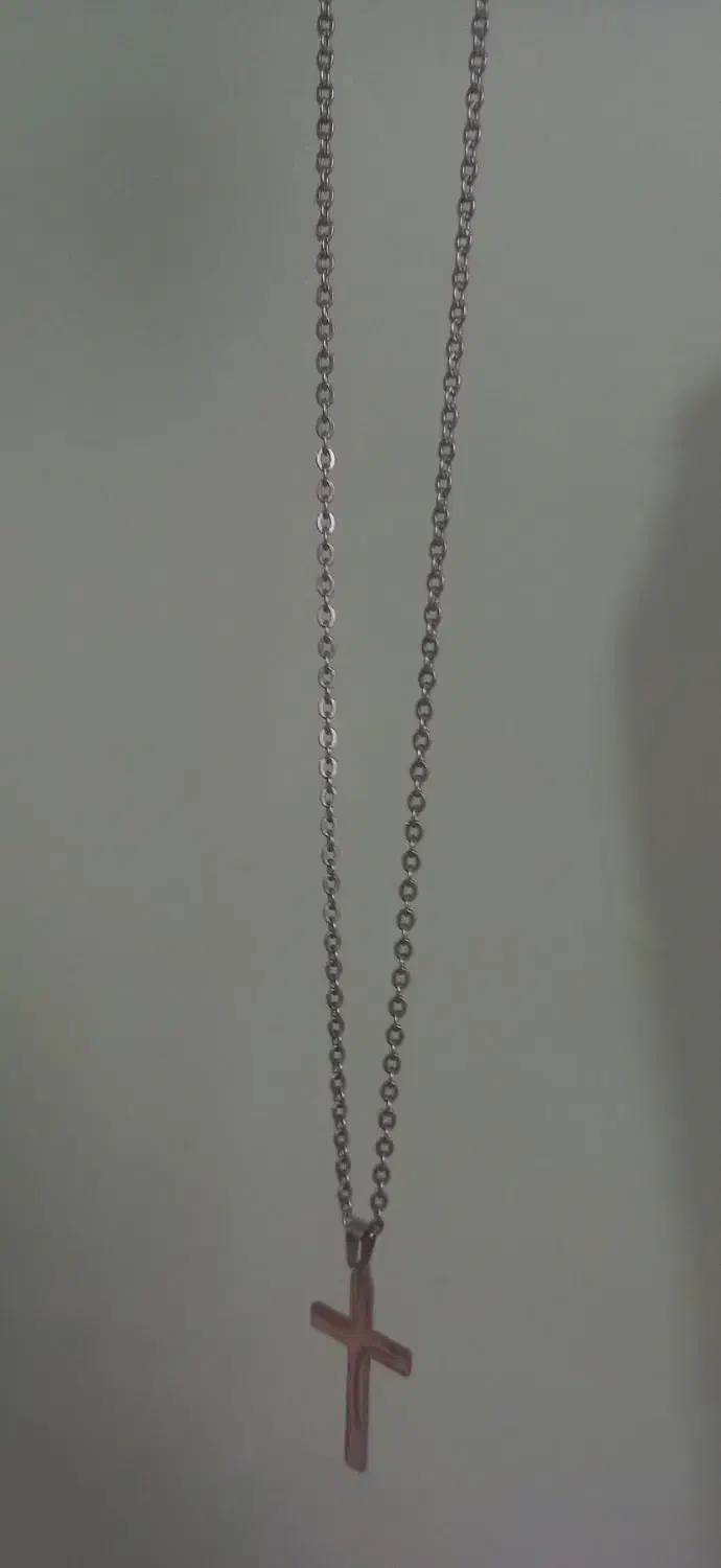 گردنبند‌ صلیب نقره ای|بدلیجات|رشت, رشتیان|دیوار