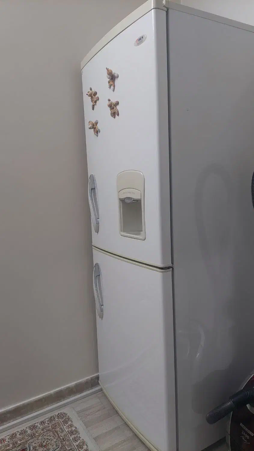 یخچال فریزر ایسان ۲۸ فوت کاملا سالم|یخچال و فریزر|تهران, شهرک ولیعصر شمالی|دیوار