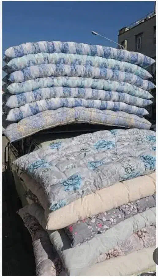 &لحاف دوزی.بالشت.بالش.تشک.پنبه زنی با دستگاه حلاجی|رختخواب، بالش، پتو|قم, شهید رجایی|دیوار