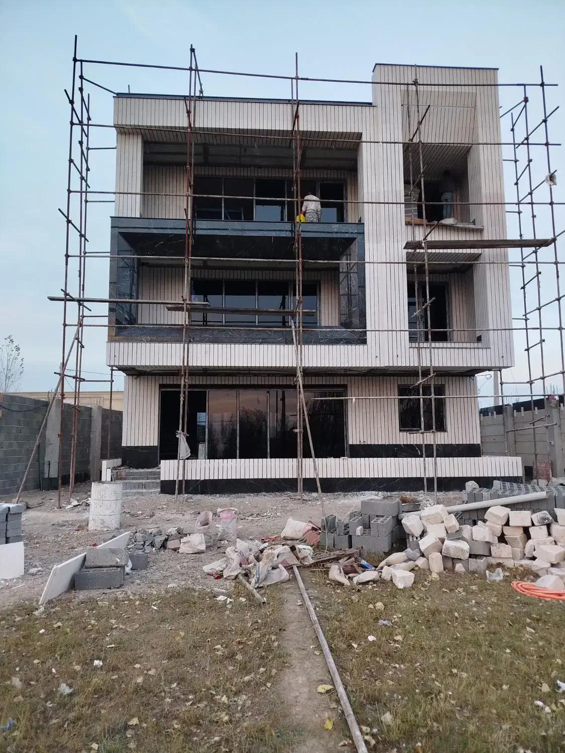 تعمیر و رگلاژ درب و پنجره دوجداره|خدمات پیشه و مهارت|اردبیل, |دیوار