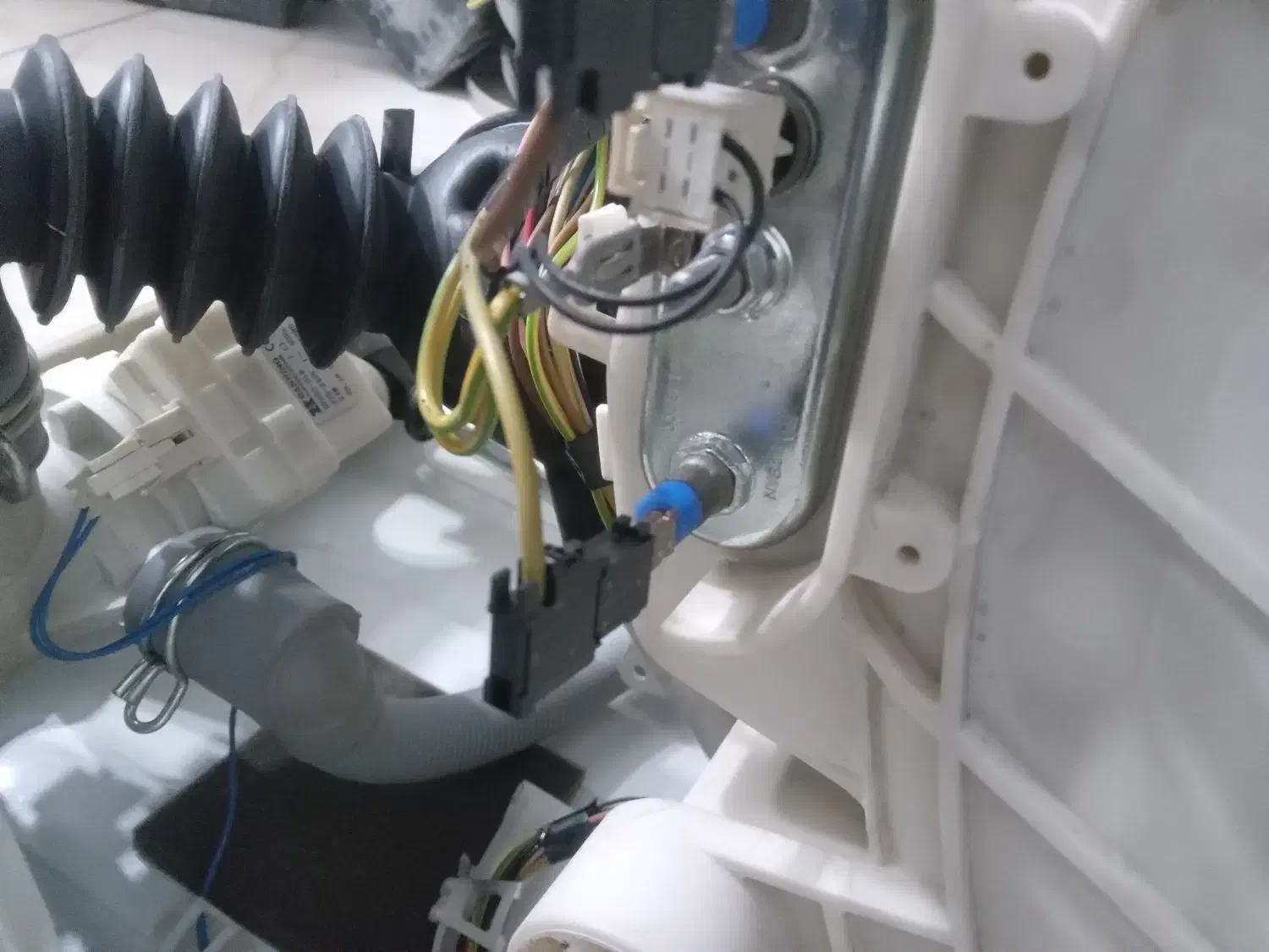 تعمیر یخجال لباسشویی ابگرمکن بخاری جاروبرقی|خدمات پیشه و مهارت|خوی, |دیوار