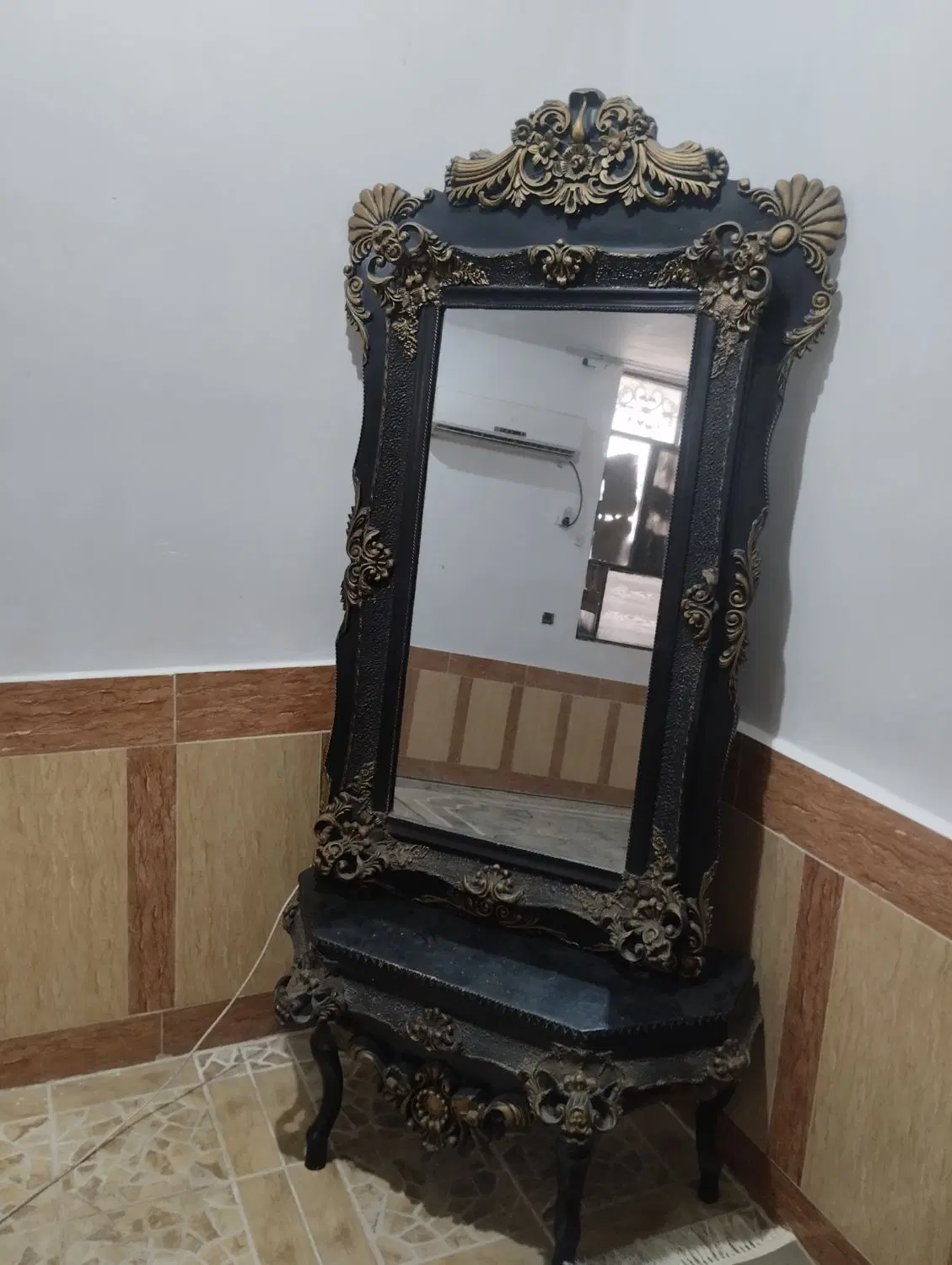 آینه|آینه|اندیمشک, |دیوار