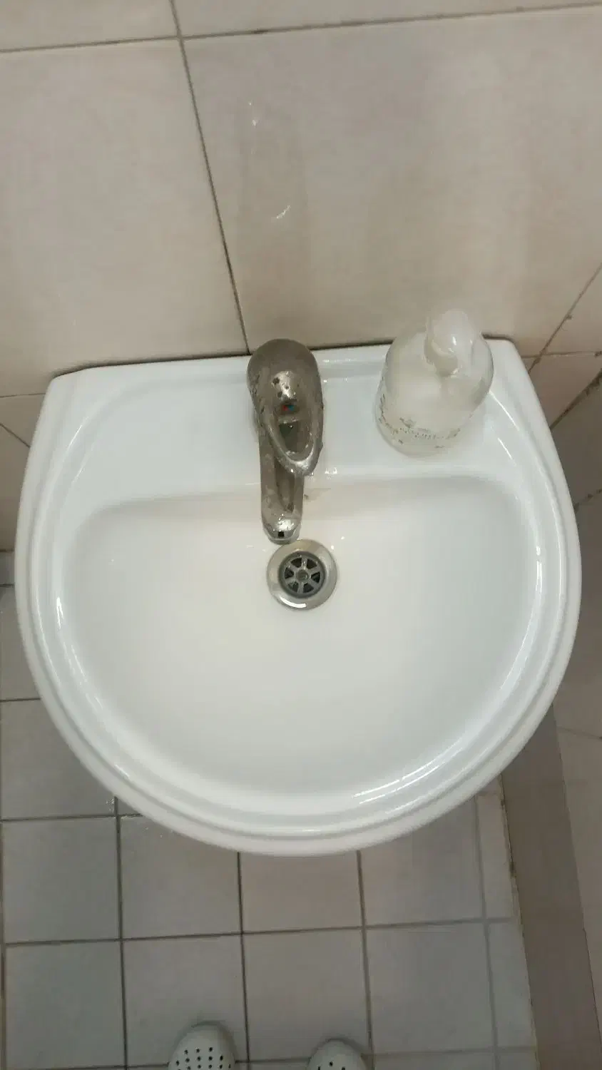 روشویی سرامیکی و شیر آب سالم|مصالح و تجهیزات ساختمان|تهران, امام زاده حسن|دیوار