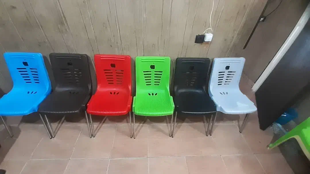 صندلی پایه فلزی بدون دسته|صندلی و نیمکت|مرودشت, فاز اول شهرک فرهنگیان|دیوار