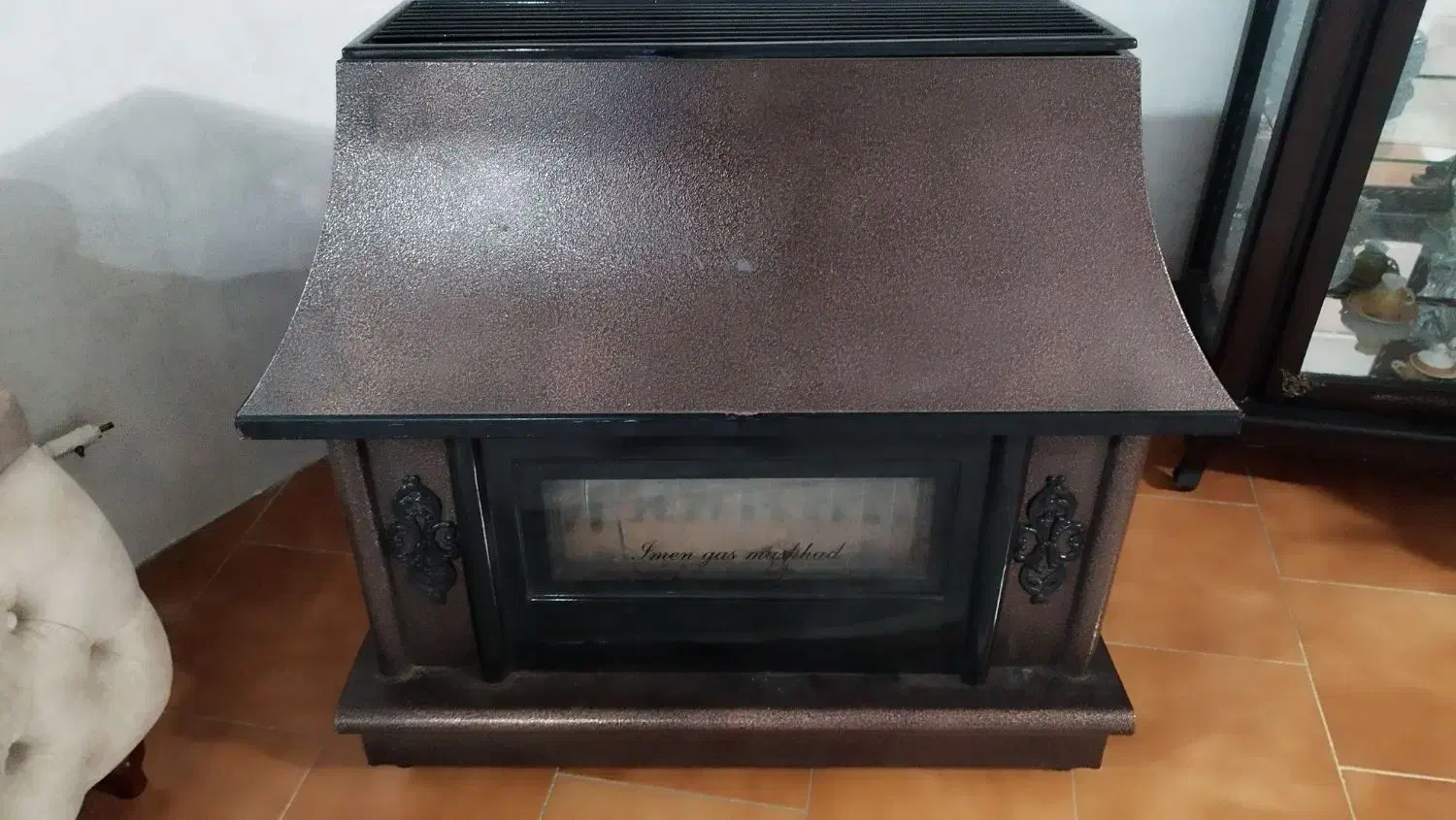 یک عدد بخاری شومینه‌ای 24 هزار و یک عدد جاروبرقی|بخاری، هیتر، شومینه|بندر انزلی, گلسرخ|دیوار