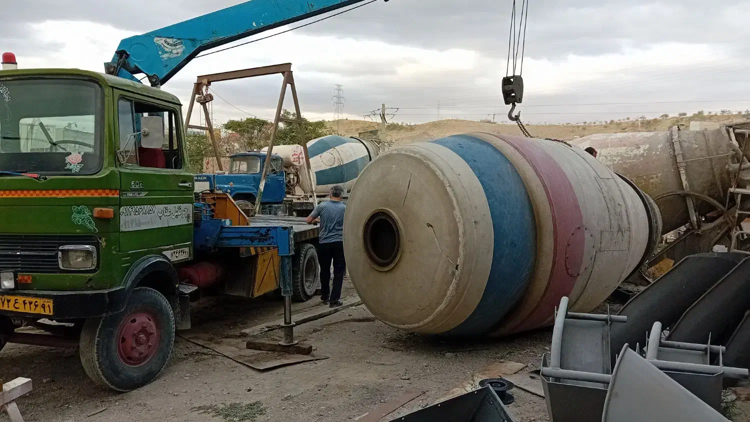 خدمات شبانه روزی  جرثقیل خاور ۳ تن|خدمات حمل و نقل|تبریز, |دیوار