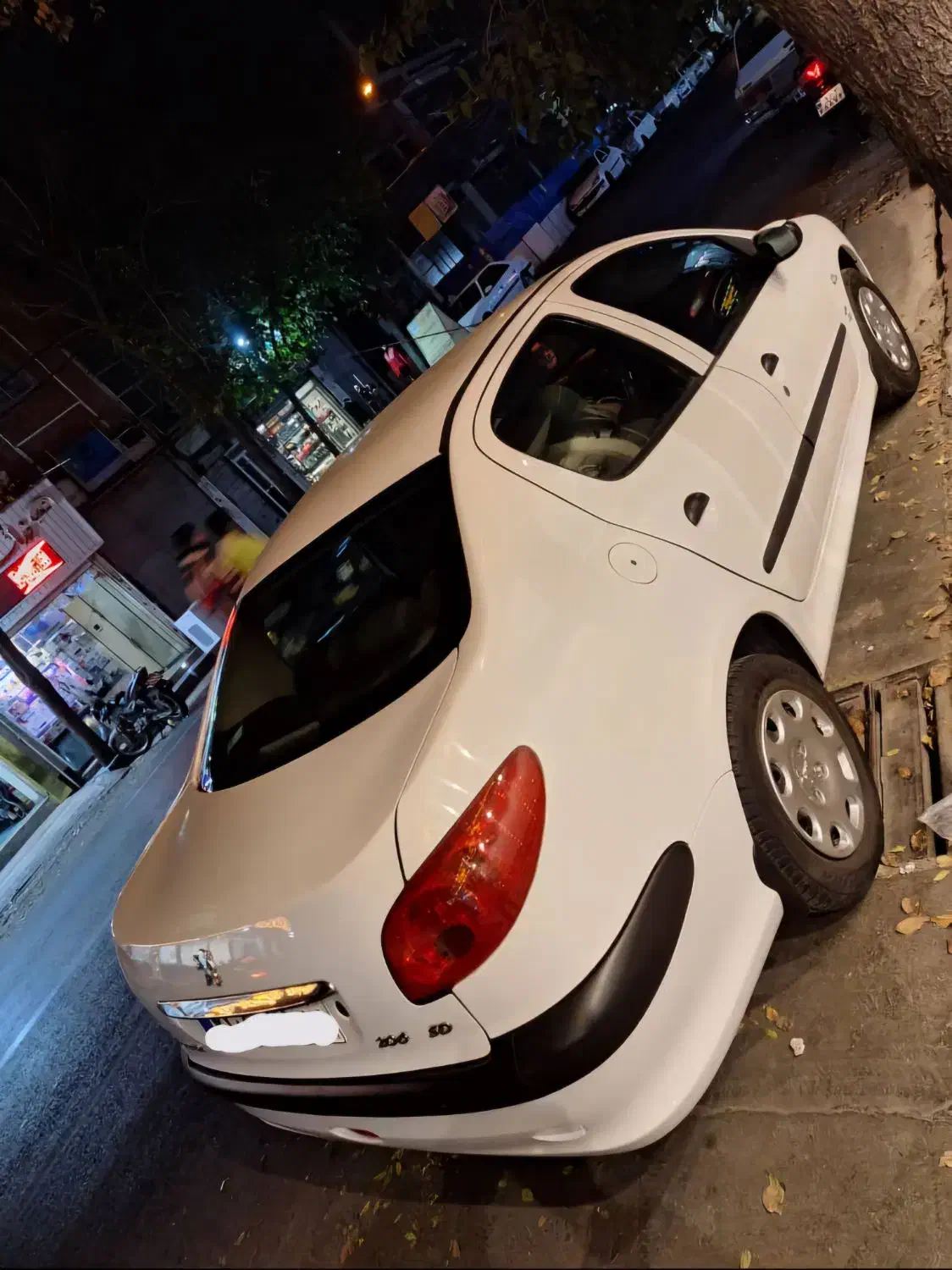 وی ۸ v8 وی هشت ۹۳ سند اول بدون رنگ|خودرو سواری و وانت|تهران, سعادتآباد|دیوار