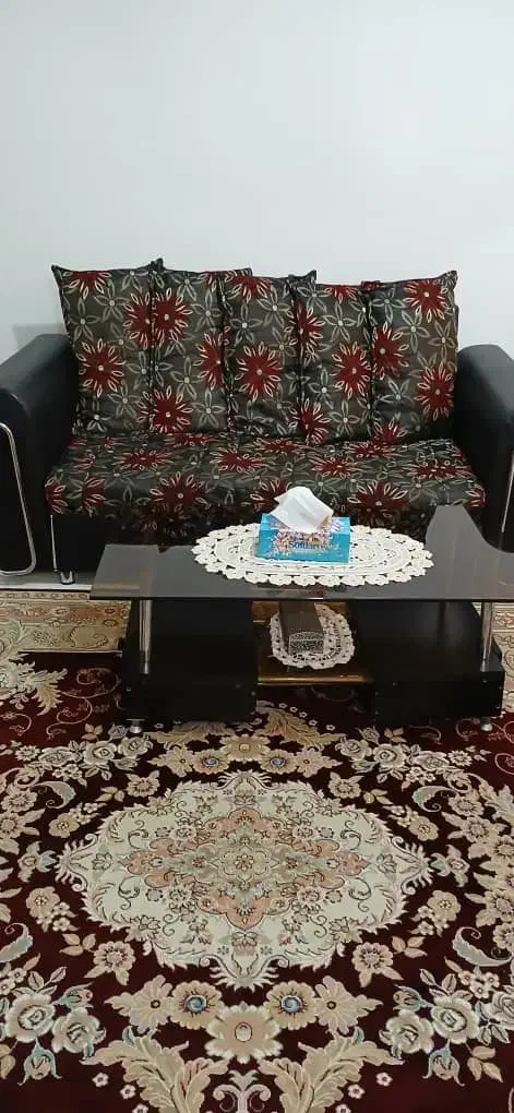 مبل راحتی ۷ نفره چرم و پارچه تمیز|مبلمان خانگی و میز عسلی|لنگرود, |دیوار