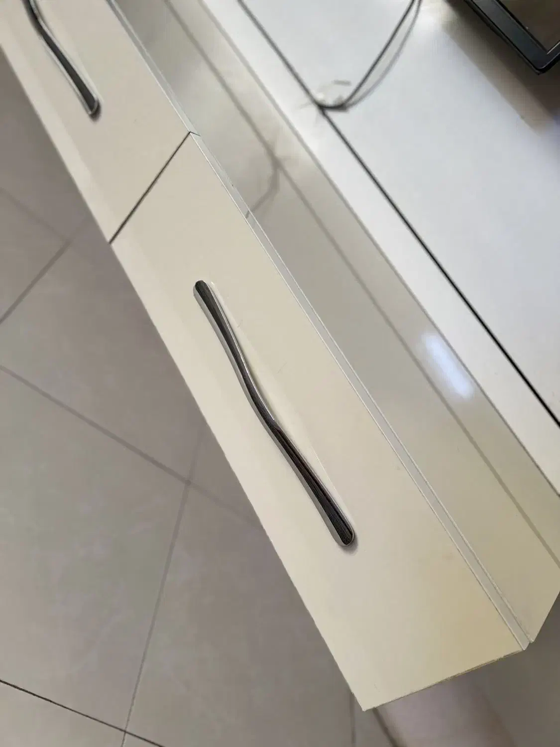 میز تلویزیون یه کار شیک فقط۱۰تومان|میز تلویزیون|مشهد, امیریه|دیوار