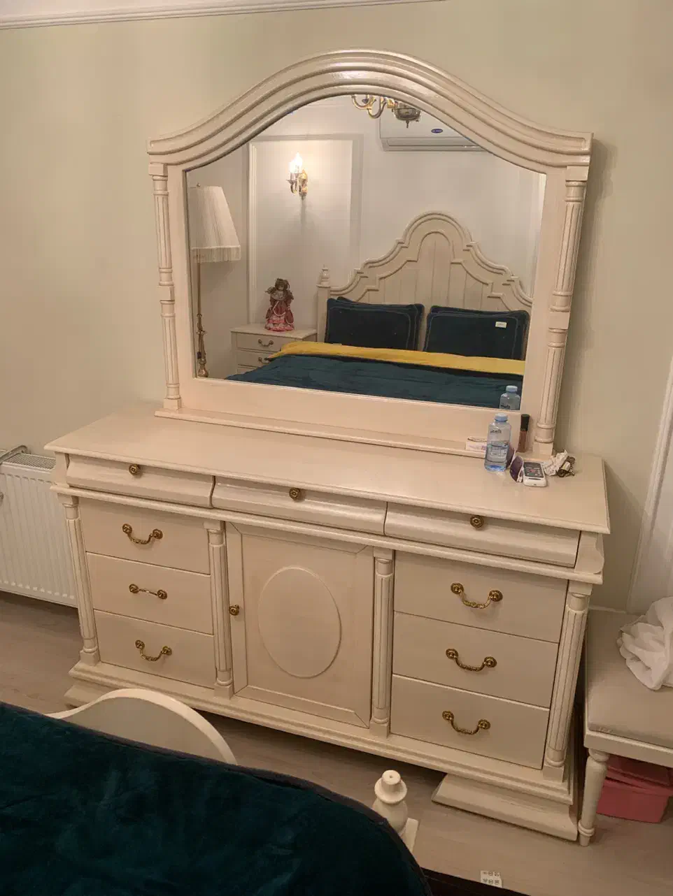 سرویس خواب دو نفره همراه پاتختی و دراور ومیز ارایش|تخت و سرویس خواب|مشهد, شهید بهشتی|دیوار