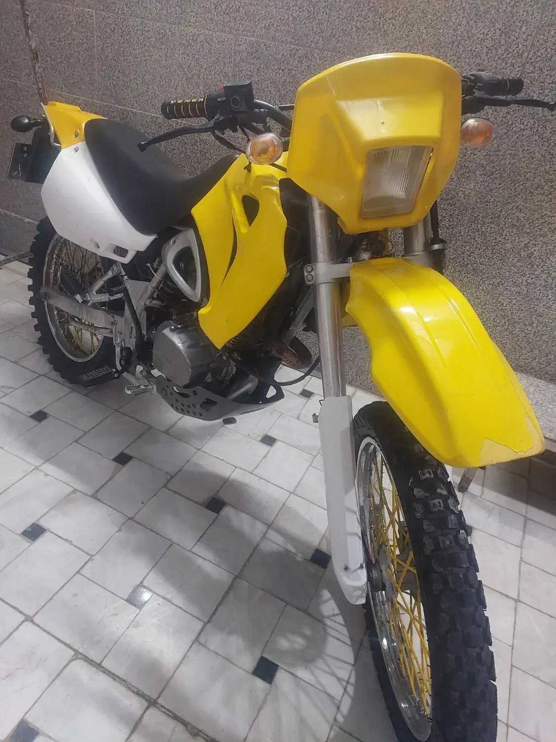 تریل ۲۰۰ GY مدل ۸۸پلاک ملی فروشی|موتورسیکلت|قم, زنبیل آباد|دیوار