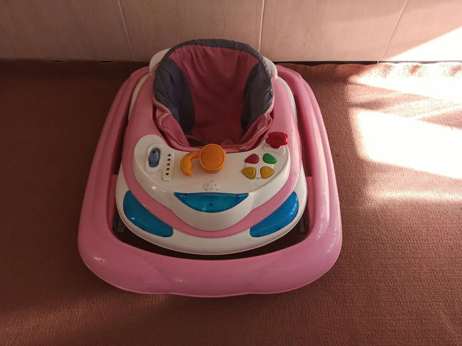 روروک|اسباب‌‌بازی|سنقر, |دیوار