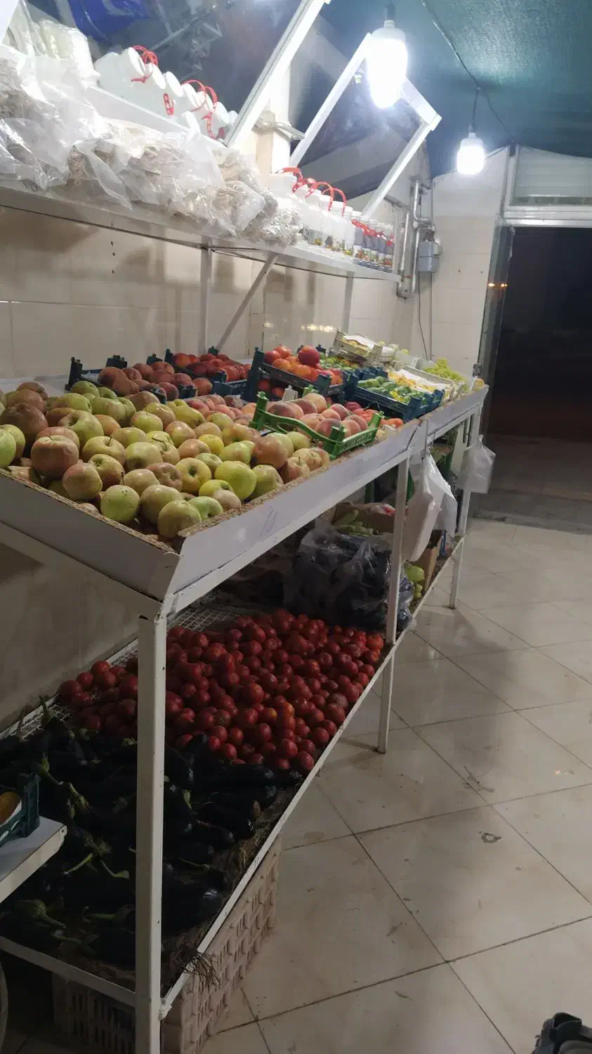 دکور میوه فروشی با ترازو|فروشگاه و مغازه|گلبهار, شهر جدید گلبهار|دیوار