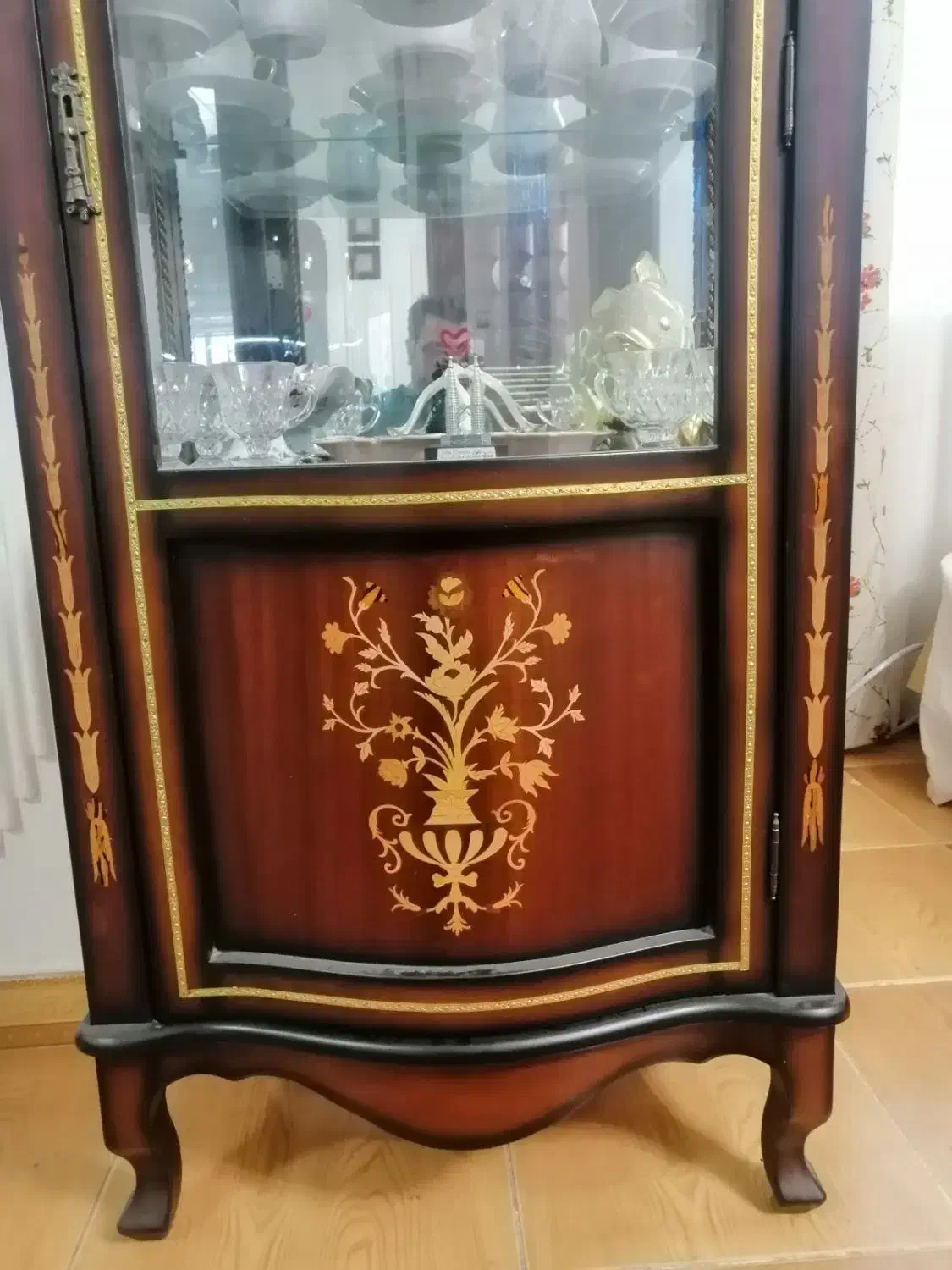 کمد (ویترین) چوبی معرق|بوفه، ویترین، کنسول|رشت, دیلمان|دیوار