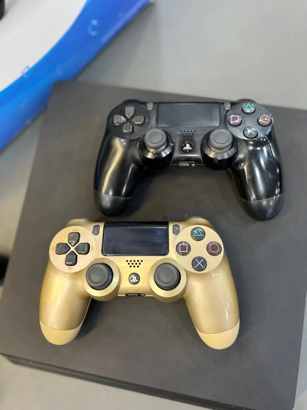 PS4 slim 1TB سه دسته|کنسول، بازی ویدئویی و آنلاین|شیراز, ستارخان|دیوار