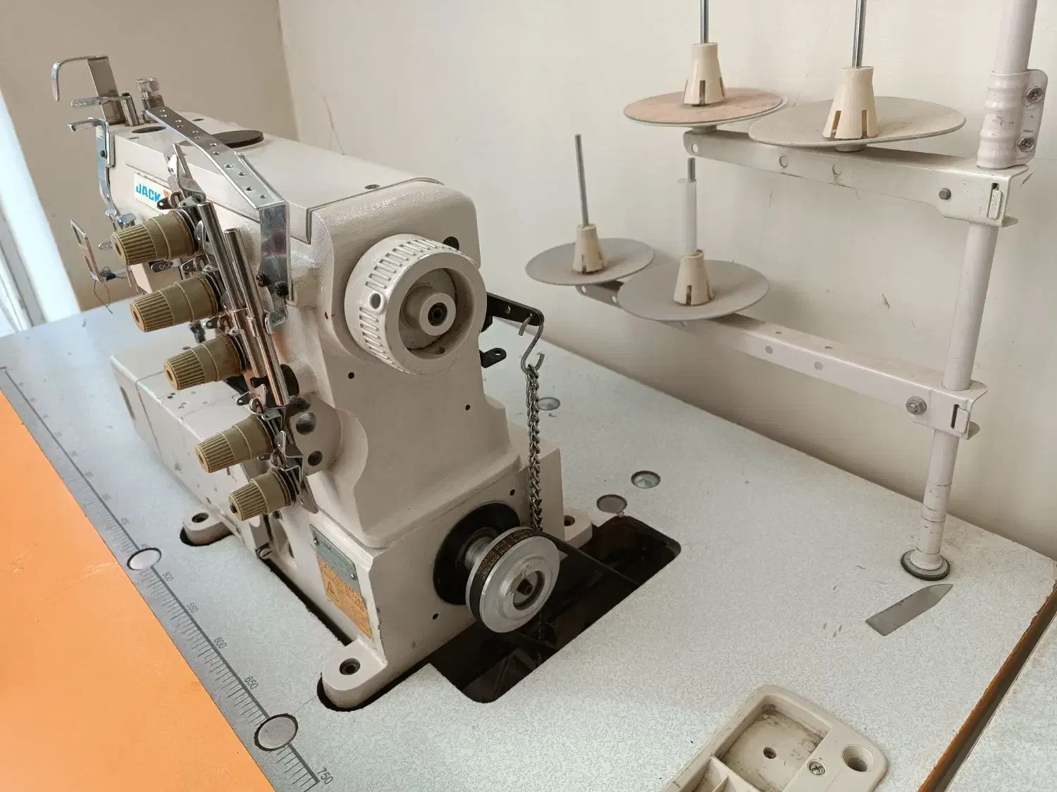 چرخ خیاطی میاندوزجک|چرخ خیاطی و ریسندگی|خمینیشهر, |دیوار