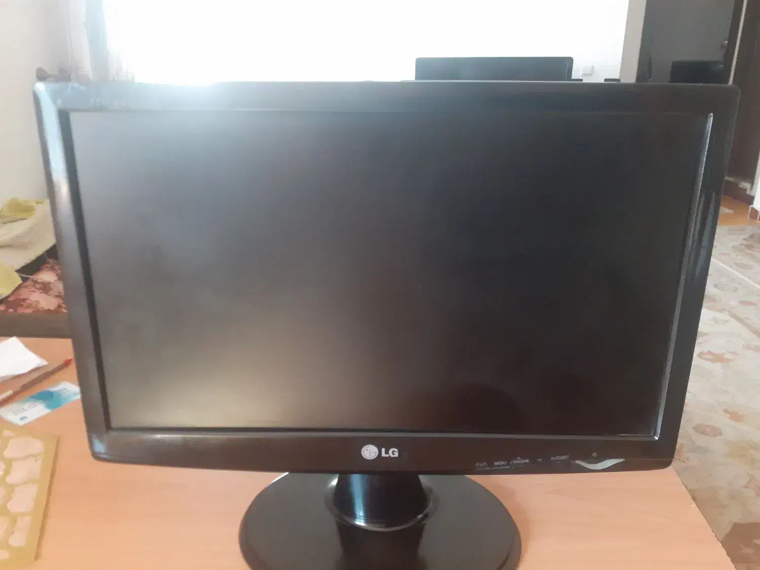 مونیتور ال جی ۱۹ اینچ|قطعات و لوازم جانبی رایانه|رشت, استقامت ۲|دیوار