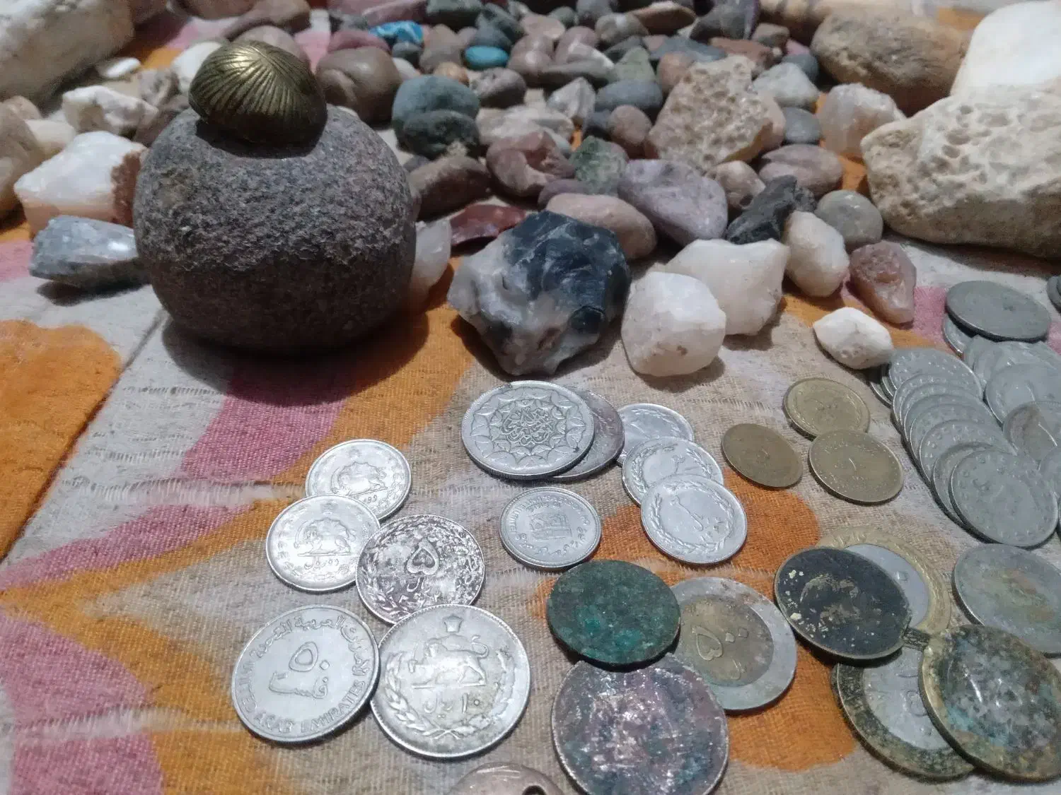 یمقدارسنگ باسکه بفروش میرسد|کلکسیون سکه، تمبر، اسکناس|بم, |دیوار