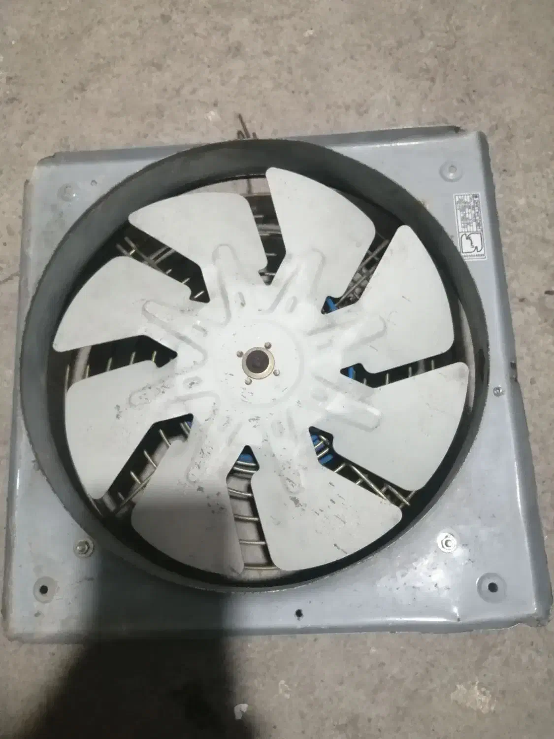 فن هواکش|پنکه و تصفیه‌کنندهٔ هوا|کرمانشاه, |دیوار