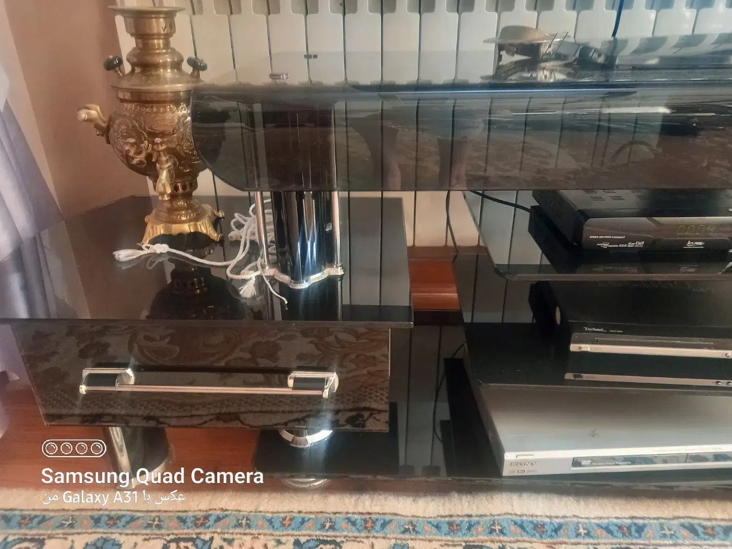 میز تلویزیون شیشه دودی|میز تلویزیون|مشهد, دانشجو|دیوار