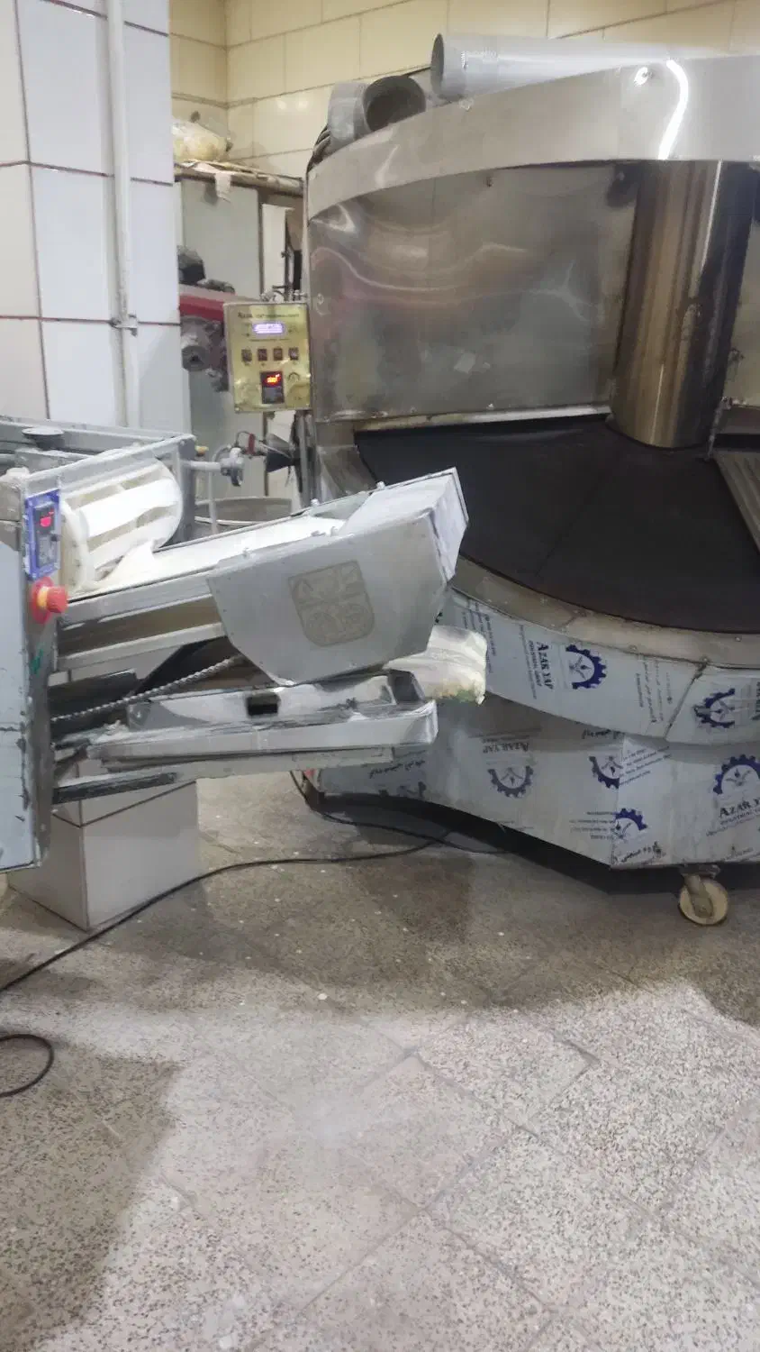 نانوایی با تمام تجهیزات با سهمیه دولتی فروشی|فروش مغازه و غرفه|شهرکرد, |دیوار