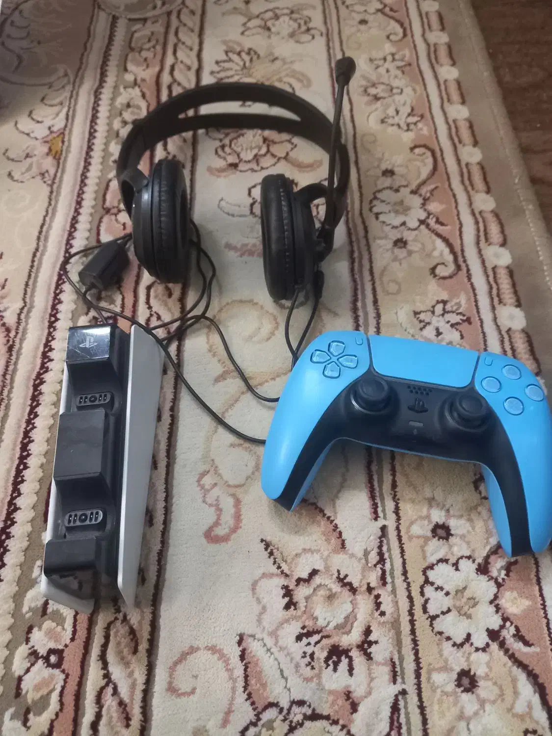 دسته ps به همراه پایه شارژ و هدفون|کنسول، بازی ویدئویی و آنلاین|ملارد, |دیوار