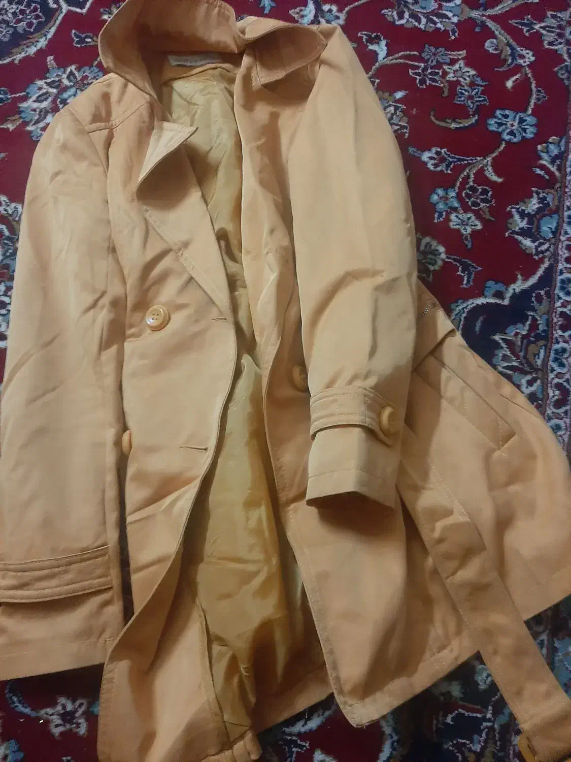 بارونی در حد نو|لباس|محلات, |دیوار