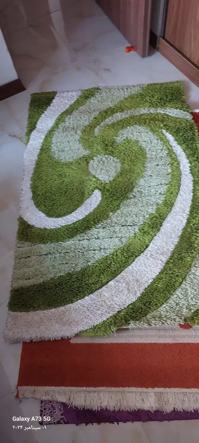 فرش ماشینی در حد نو و شسته شده ۱ در ۱ونیم|فرش|اراک, |دیوار