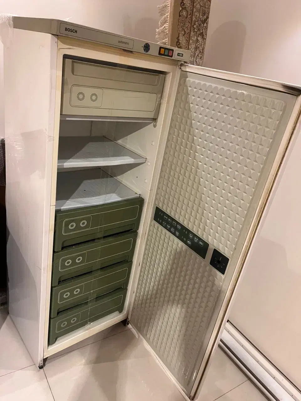 فریزر بوش - اصل آلمان - قدیمی - سالم|یخچال و فریزر|اسلام‌شهر, شهرک طالقانی|دیوار